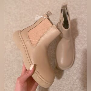 BRAND NEW ZARA KIDS BEIGE ANKLE BOOTIES IN SIZE 34